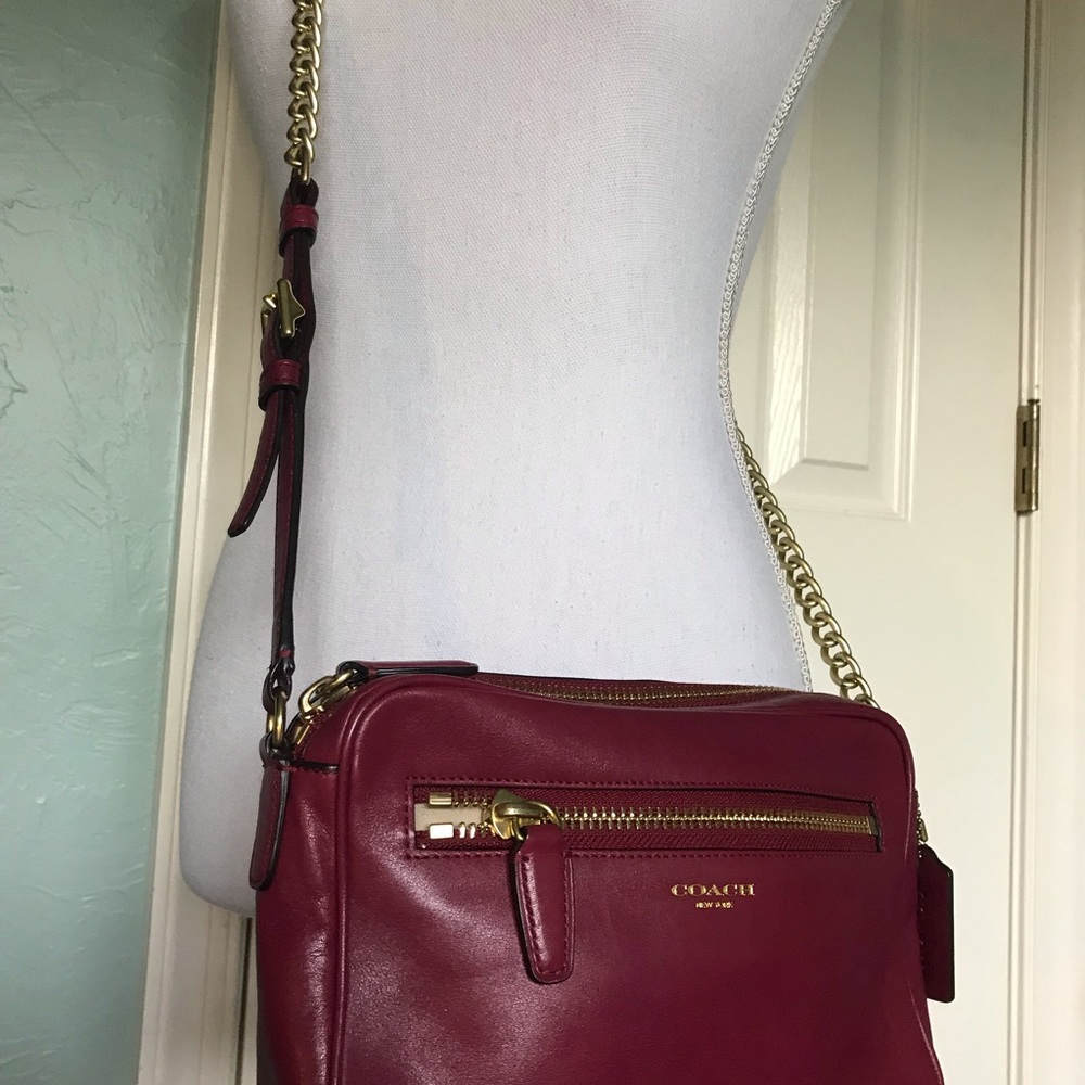 SALE! Coach Crossbody Purse 👛 - Picture 2 of 6